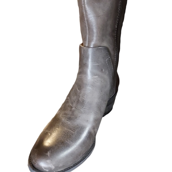 Vince Camuto Bendra grey distressed bomber boots size 5 new in box - Picture 4 of 16